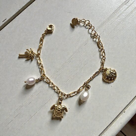 Rokassprādze ar piekariņiem 